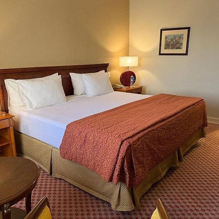 Austral Plaza Hotel 코모도로리바다비아 외부 사진