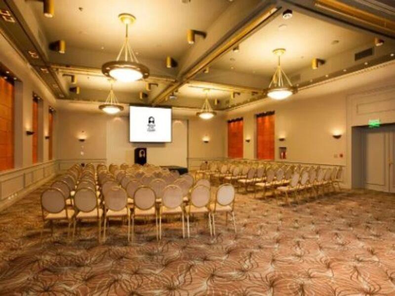Austral Plaza Hotel 코모도로리바다비아 외부 사진