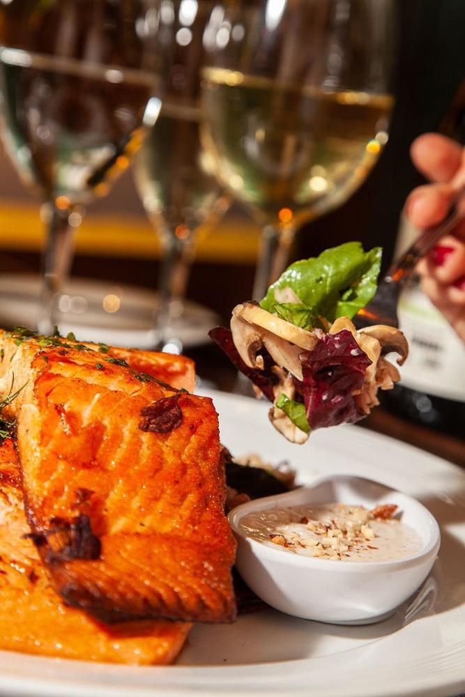 Austral Plaza Hotel 코모도로리바다비아 외부 사진