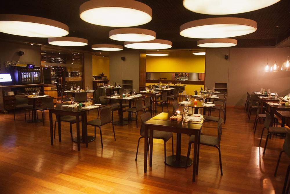 Austral Plaza Hotel 코모도로리바다비아 외부 사진