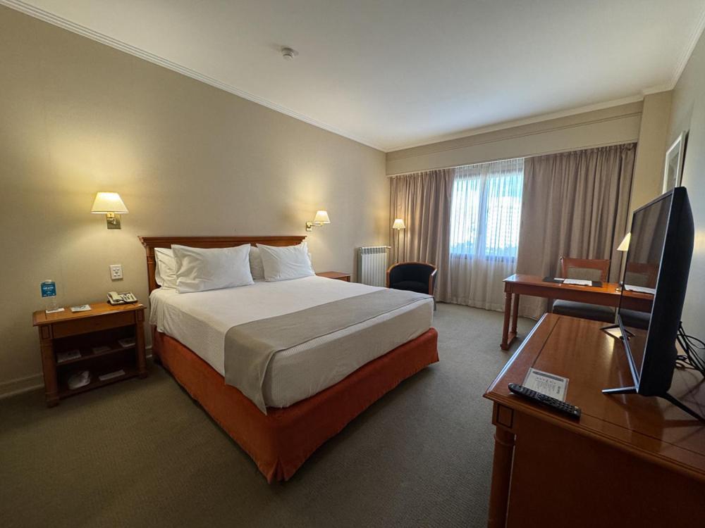 Austral Plaza Hotel 코모도로리바다비아 외부 사진