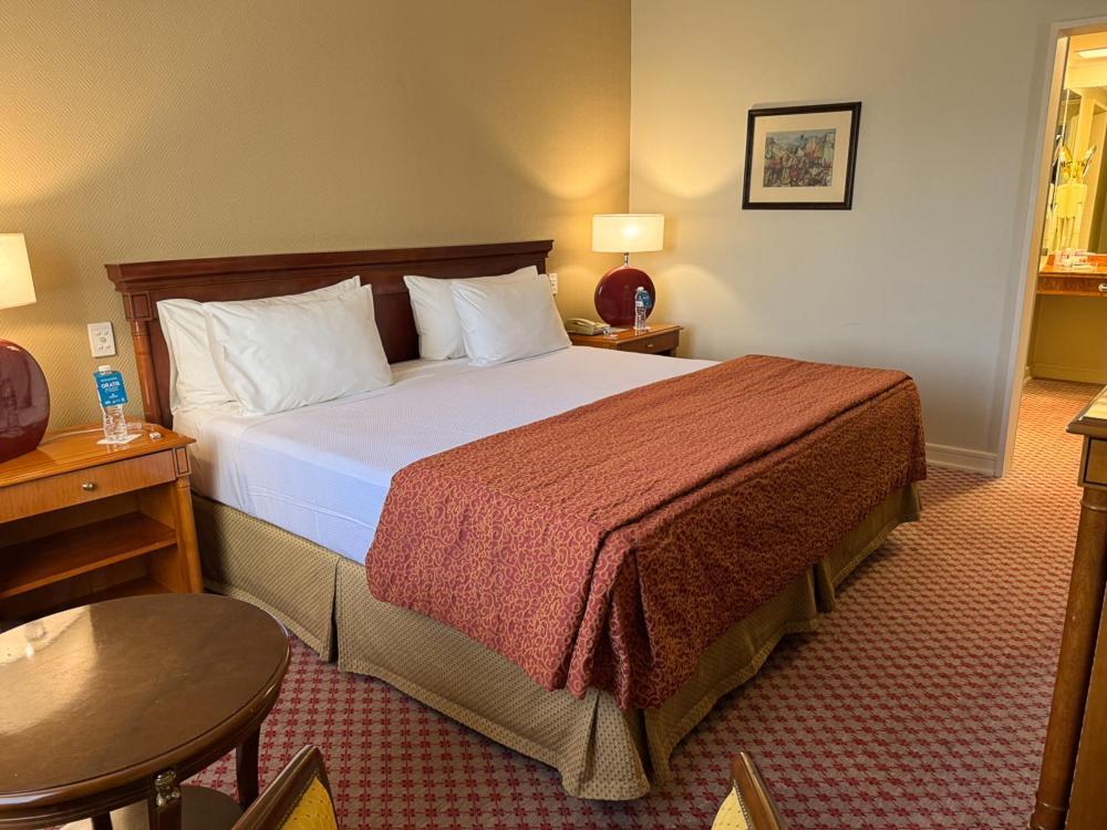 Austral Plaza Hotel 코모도로리바다비아 외부 사진