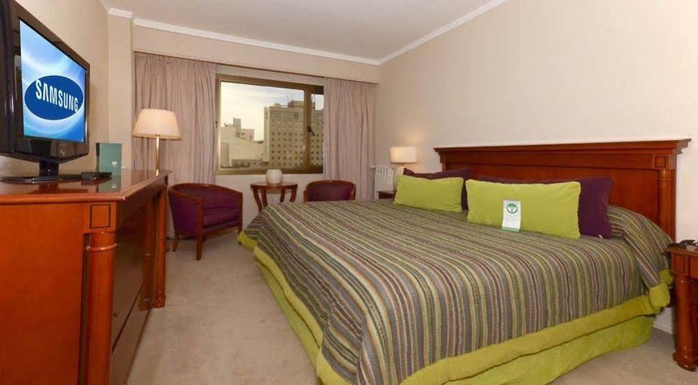 Austral Plaza Hotel 코모도로리바다비아 외부 사진