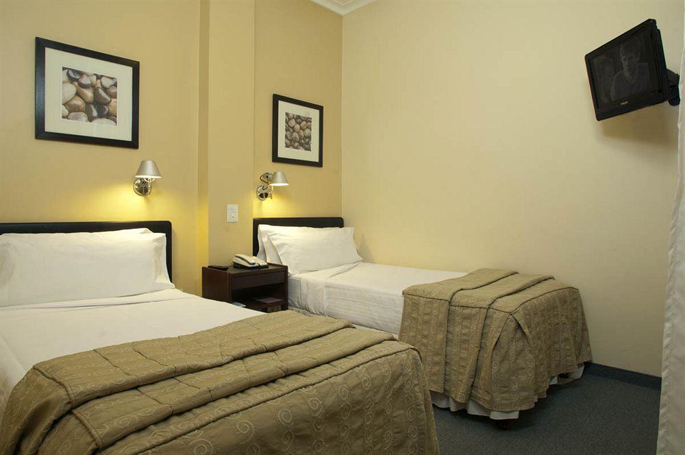 Austral Plaza Hotel 코모도로리바다비아 외부 사진